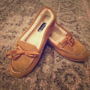{ SPERRY } camel color slippers